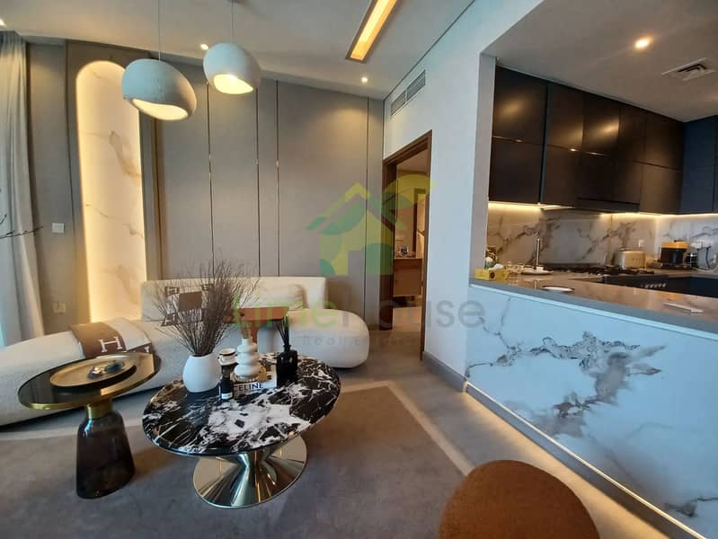 4 3-bedroom-apartment-5242-dubai-marina-living-room-modern-design-marble-2. webp