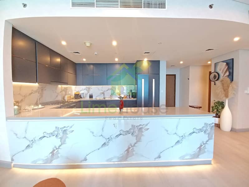 5 3-bedroom-apartment-5242-dubai-marina-emaar-kitchen-marble-modern. webp