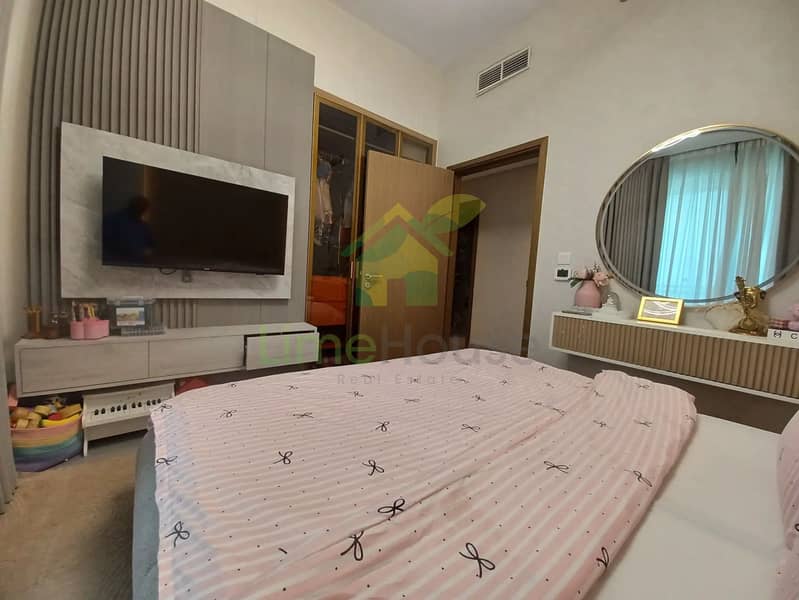 21 3-bedroom-apartment-5242-dubai-marina-bedroom-modern-tv-wardrobe-mirror. webp