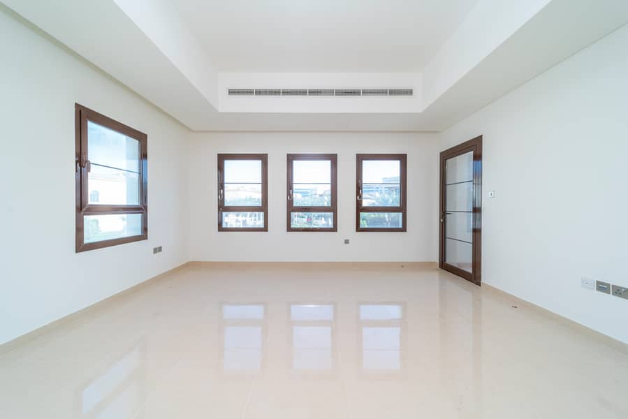 5 7R209816. jpg