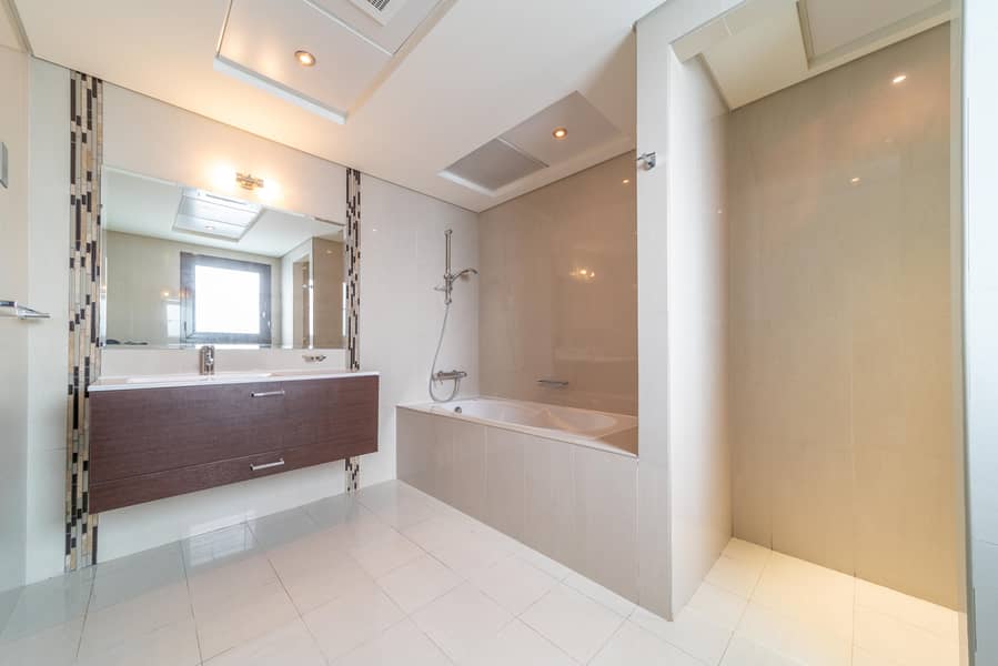 8 7R200085. jpg
