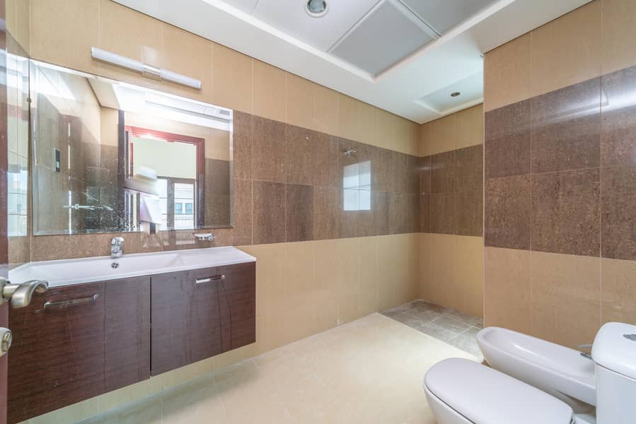 10 7R209797. jpg