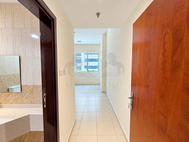 8 Bright Minimalist Apartment Entryway. png