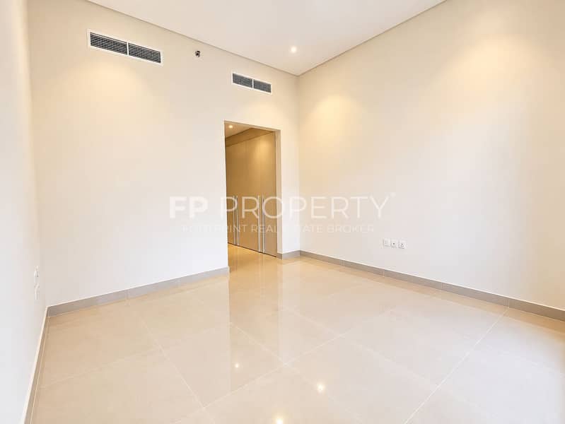 14 Minimalist Room with Polished Tile Floor. png