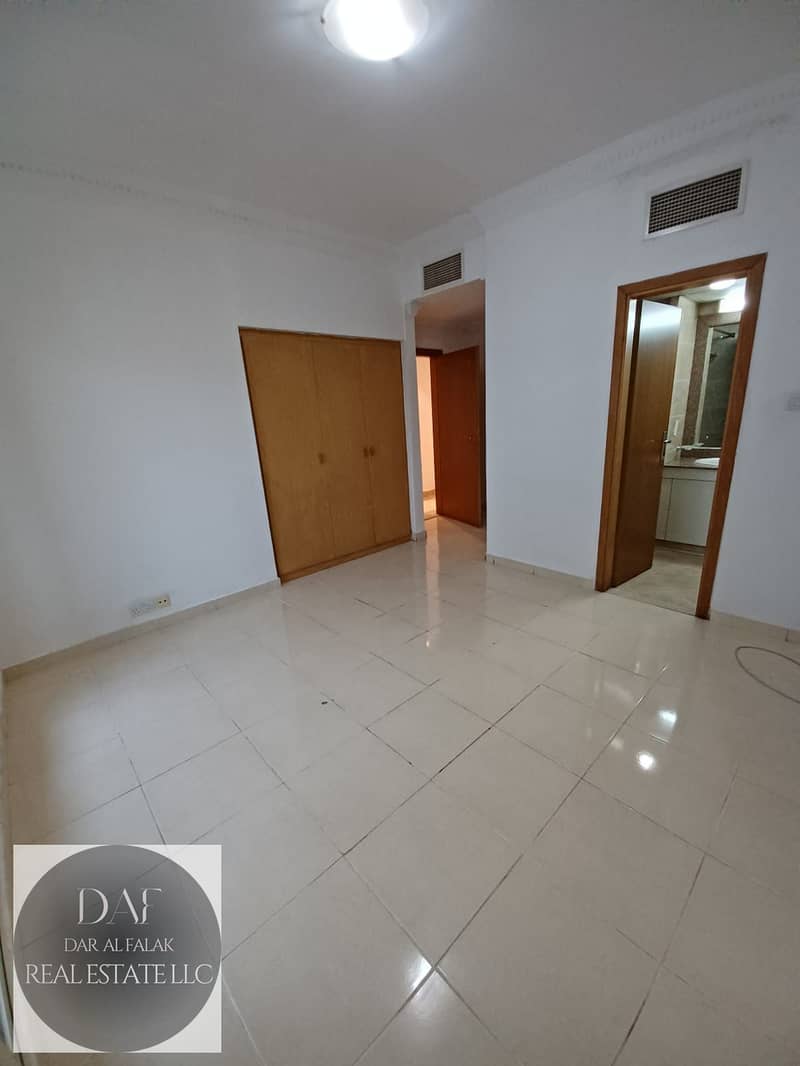 6 2b2eacc5-7582-445d-b270-1ab2bd423844. jpg