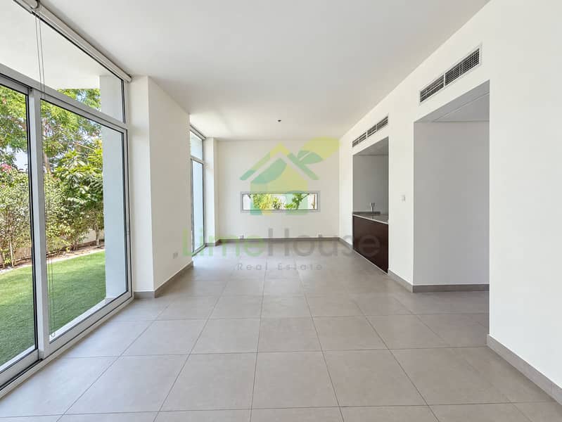 6 02-living-room-garden-glazing. jpg