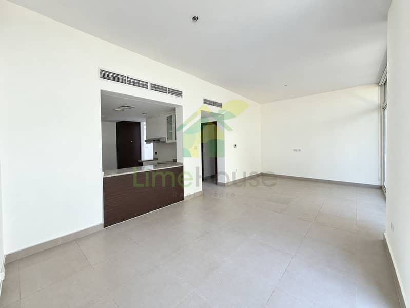 10 20-living-room-garden-02. jpg