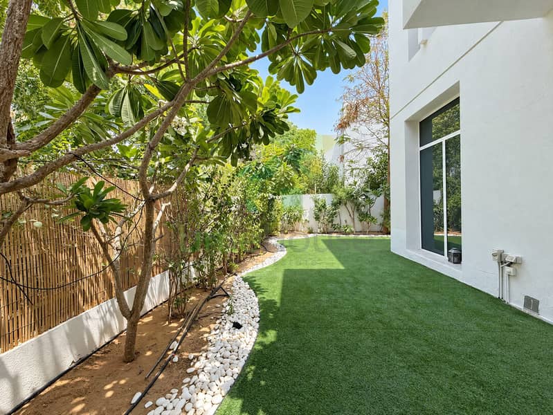 5 09-exterior-garden-tree-canopy. jpg