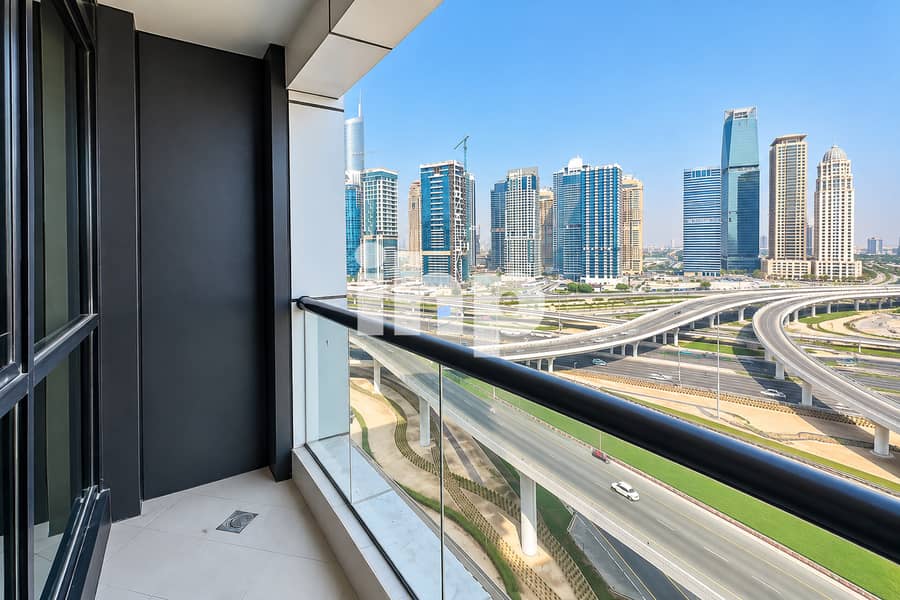 5 wide_crisp_daytime_architectural_photo_from_a_mod. jpg
