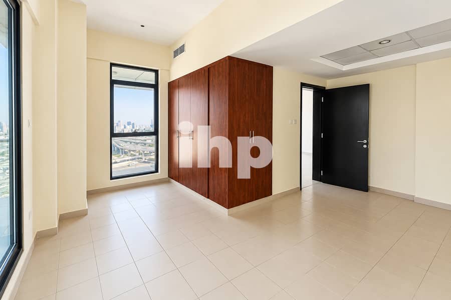 8 wide_angle_well_lit_interior_architectural_photog. jpg
