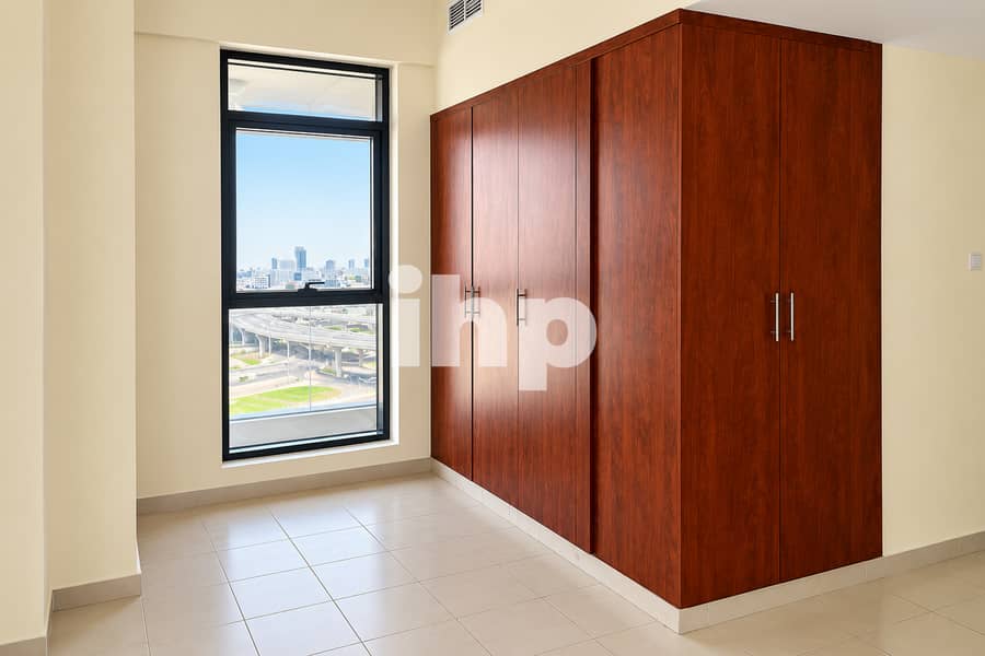 9 interior_architectural_photo_of_a_small_empty_room. jpg
