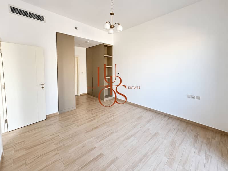 8 14_Lupos_Luxury_Portal. jpg