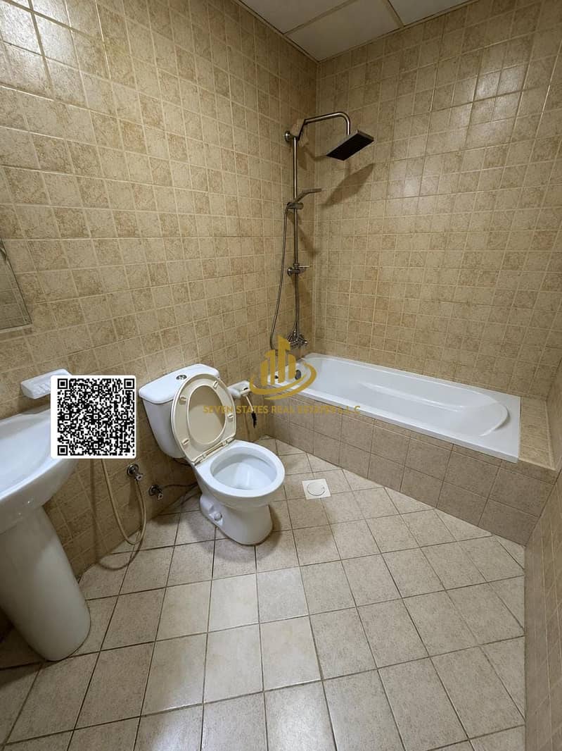 4 28fd0bad-124d-4604-ad4b-a761cec5fa44. jpg