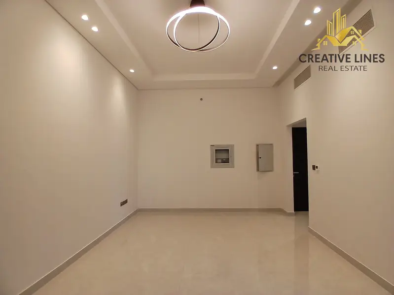 CHILLER FREE//BRAND NEW//NEAR METRO//VERY SPACIOUS