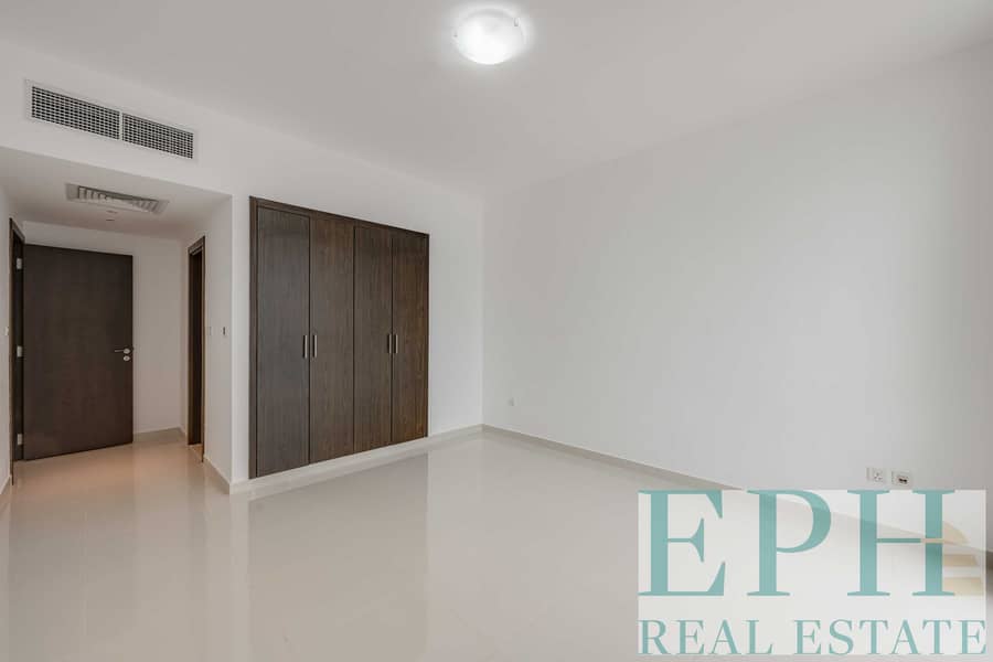 8 Master Bedroom. jpg