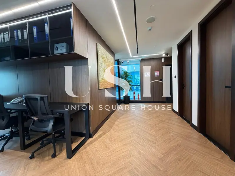 Luxurious Fully Fitted office I Stunning Skyline View | Near Metro