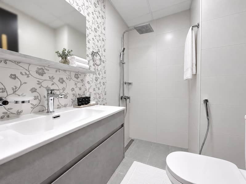 7 Bathroom. png