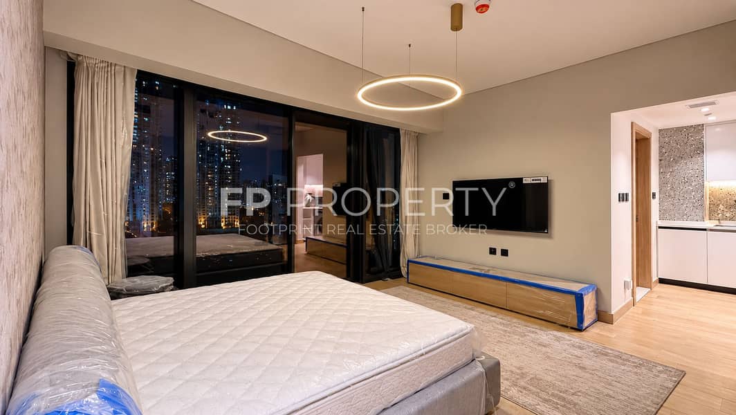 3 Minimalist Bedroom with City Lights. png