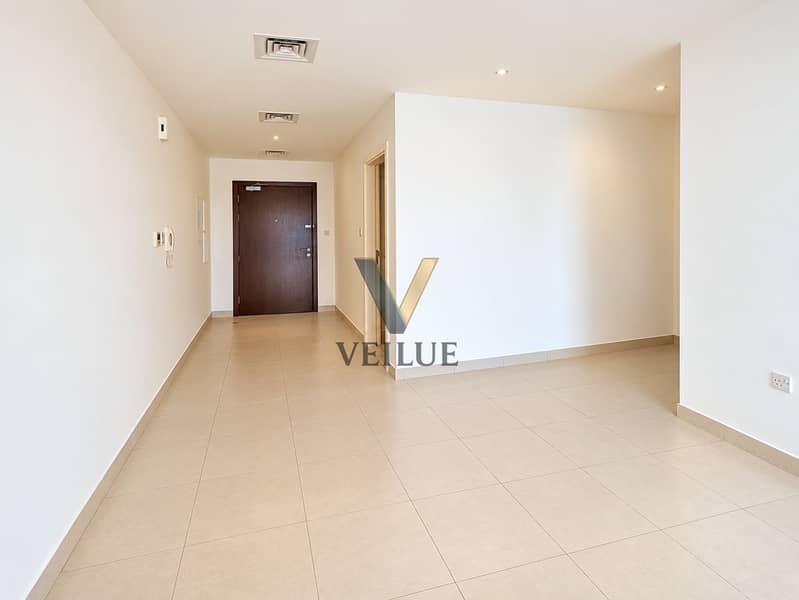 2 Modern Minimalist Apartment Entryway. png