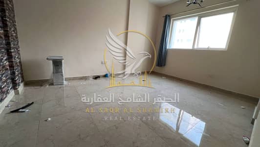 库拉亚赫， 夏尔迦 1 卧室单位待租 - apartment-for-rent-1-bedroom-alqlyaa-alsharqa-living-room-10. jpg