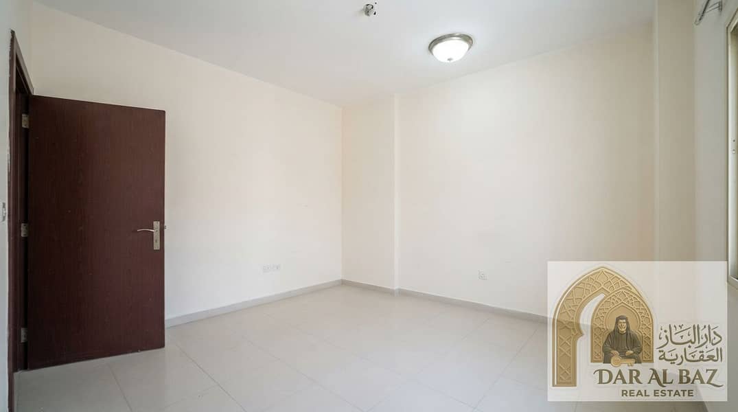 2 Real_estate_photo_enhancement_in…_20261002101504. jpg