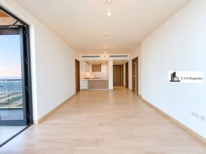 2 Bright Modern Apartment Interior. png