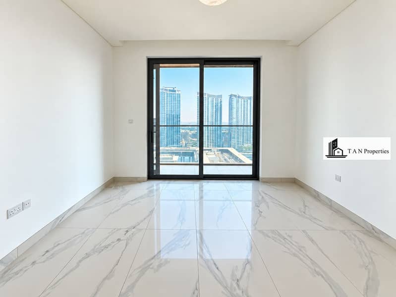 4 Bright Minimalist Apartment with City View. png
