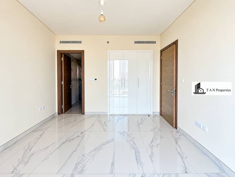 5 Minimal Modern Apartment Interior. png