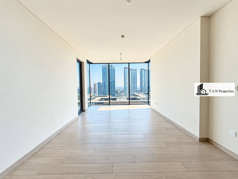 7 Bright Minimalist Apartment with City Views. png