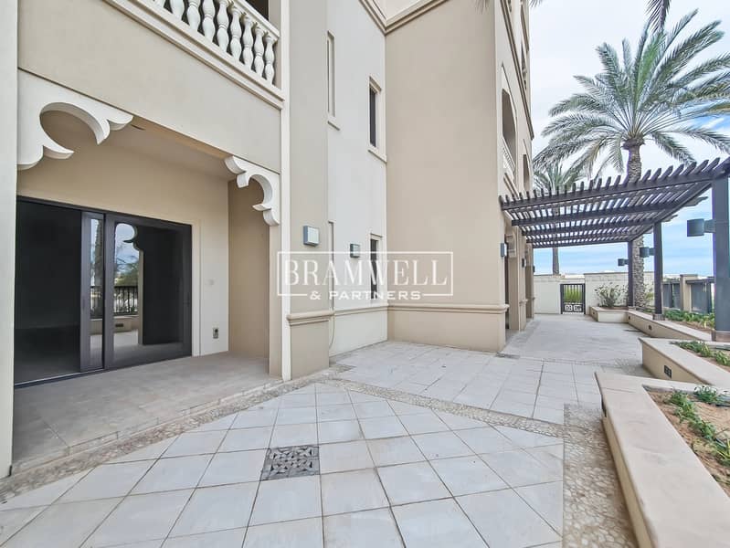 Luxurious | Beachside Living | Refined and Modern Luxurious | Beachside Living | Refined and Modern