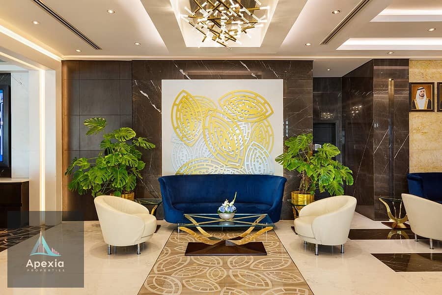 17 Royal-Continental-Suites-Lounge-2. jpg