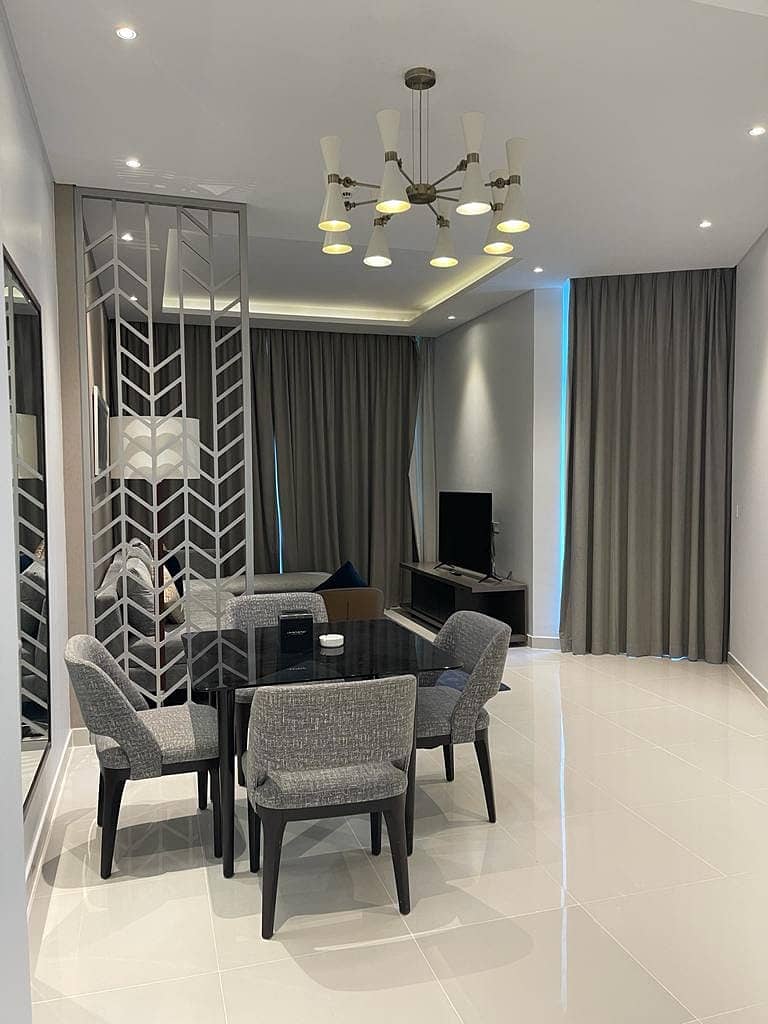 2 2711 Paramount Midtown Dining Room 2. jpg