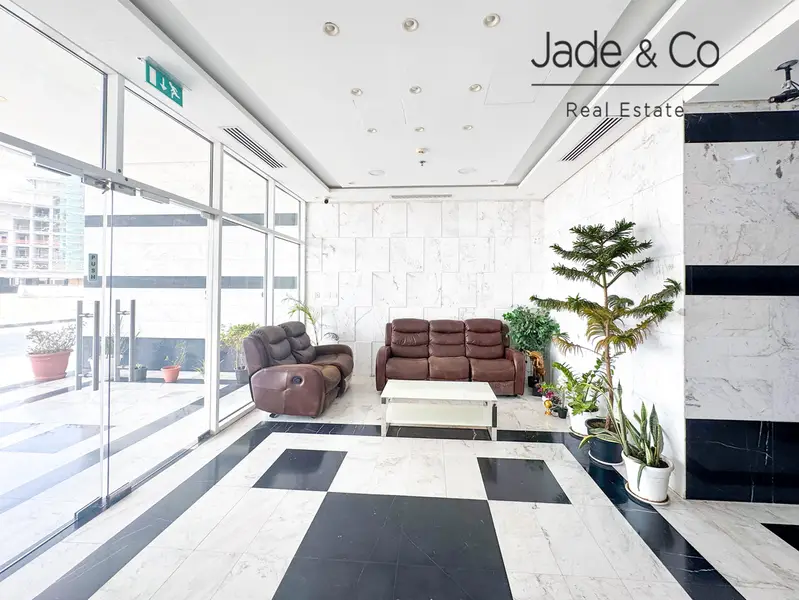 Whole Building | Prime Location I Investment