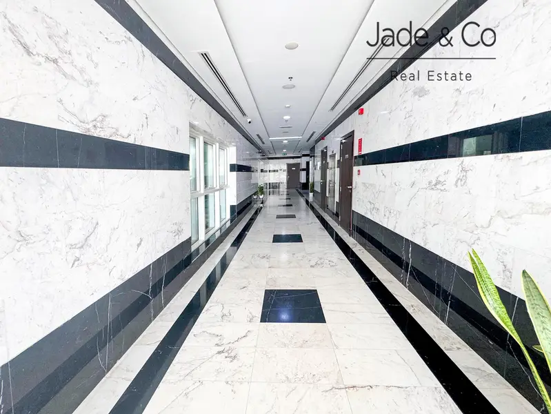 Whole Building | Prime Location I Investment