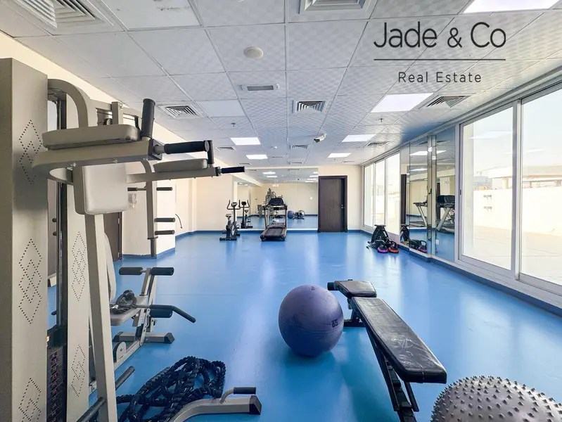 Whole Building | Prime Location I Investment