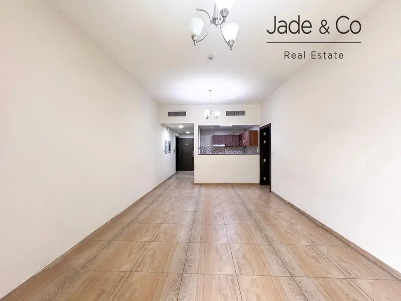 Whole Building | Prime Location I Investment