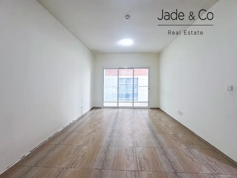 Whole Building | Prime Location I Investment