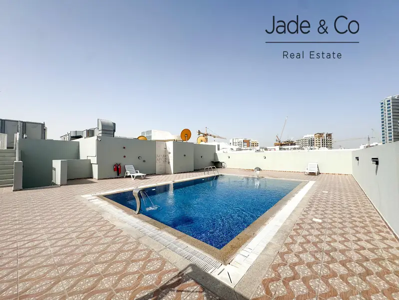 Whole Building | Prime Location I Investment