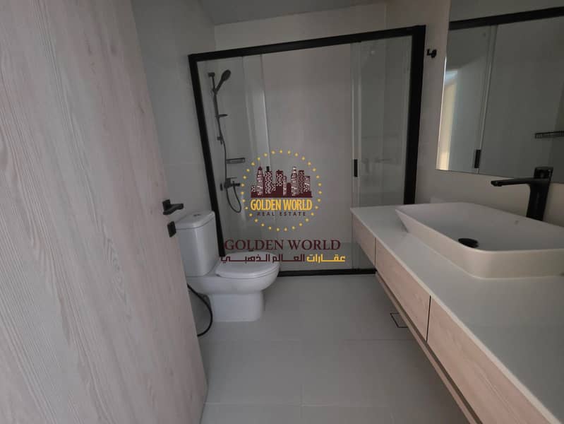 24 WhatsApp Image 2026-09-06 at 18.21. 14 (2). jpeg