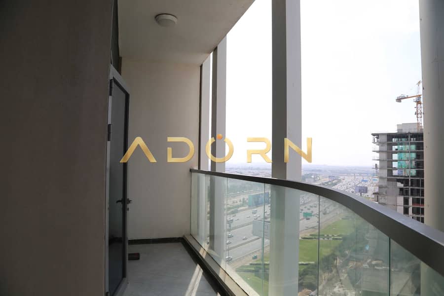 17 Balcony4. JPG