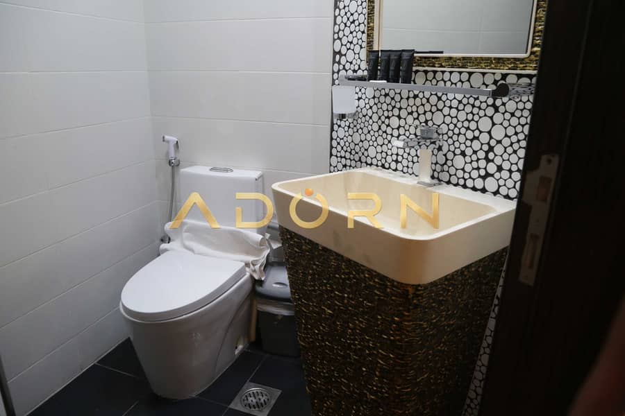 21 Bathroom9. JPG
