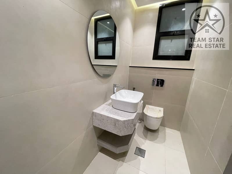 15 c66e2c6d-b2b5-4ce2-b4da-67d8ae6ebd55. jpg