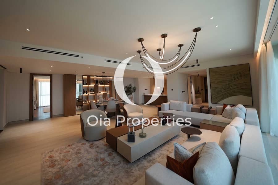 6 Living Area. jpg