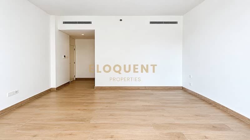 6 Minimalist Empty Room with Recessed Hallway. png