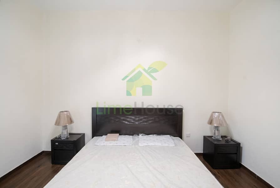 11 12-dubai-al-furjan-azizi-liatris-1-bedroom-apartment-master-bedroom-bedside-lamps. jpg