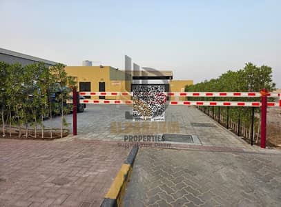 Factory zum Verkauf in Al Sajaa Industrial, Sharjah - 1546aa33-8cdd-48ee-a9f5-f905628aec88. jpg