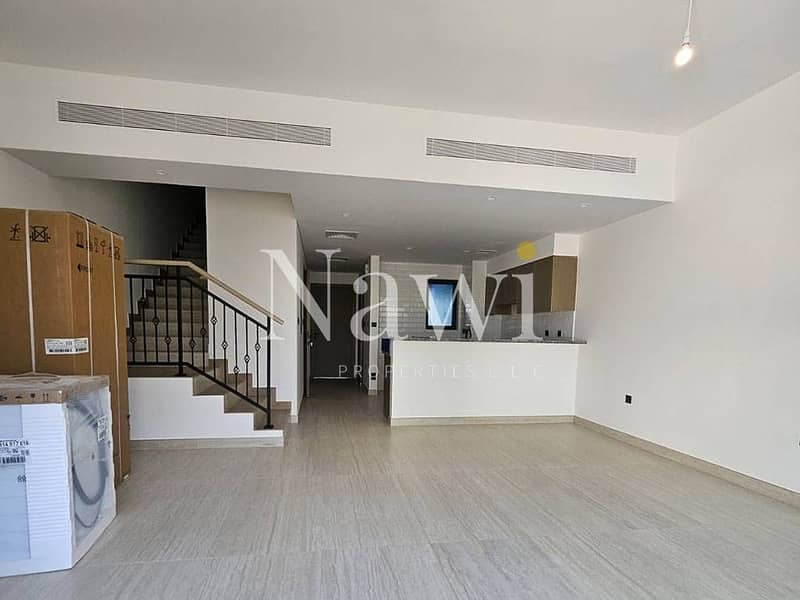 Villa in DAMAC Lagoons,Santorini, 6 schlafzimmer, 490000 AED - 16724779 Villa in DAMAC Lagoons,Santorini, 6 schlafzimmer, 490000 AED - 16724779