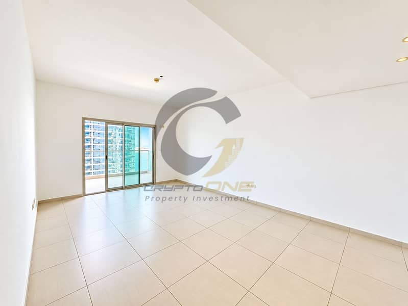 3 wide_angle_bright_clean_minimalist_empty_inter_5_batch_5. png
