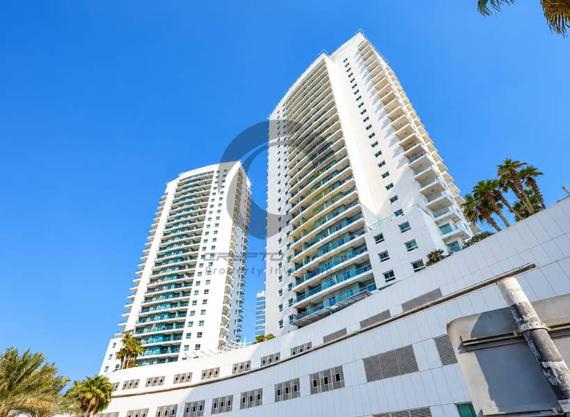 5 wide_low_angle_architectural_photo_of_a_modern_ur_1. png