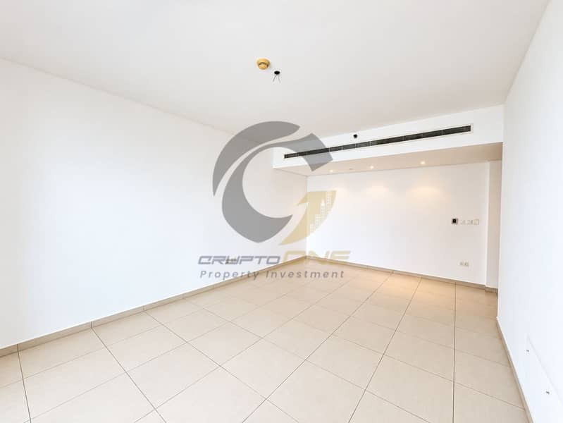 7 wide_angle_interior_photo_of_an_empty_modern_min_1_batch_1. png